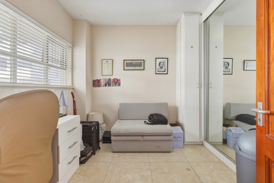 3 Bedroom Property for Sale in Sea Point Western Cape